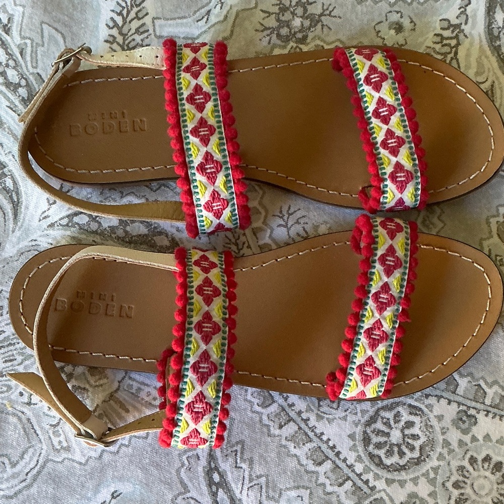Mini Boden Tan Leather with Ribbon embellishment Flat Sandals Size 39 8-8.5